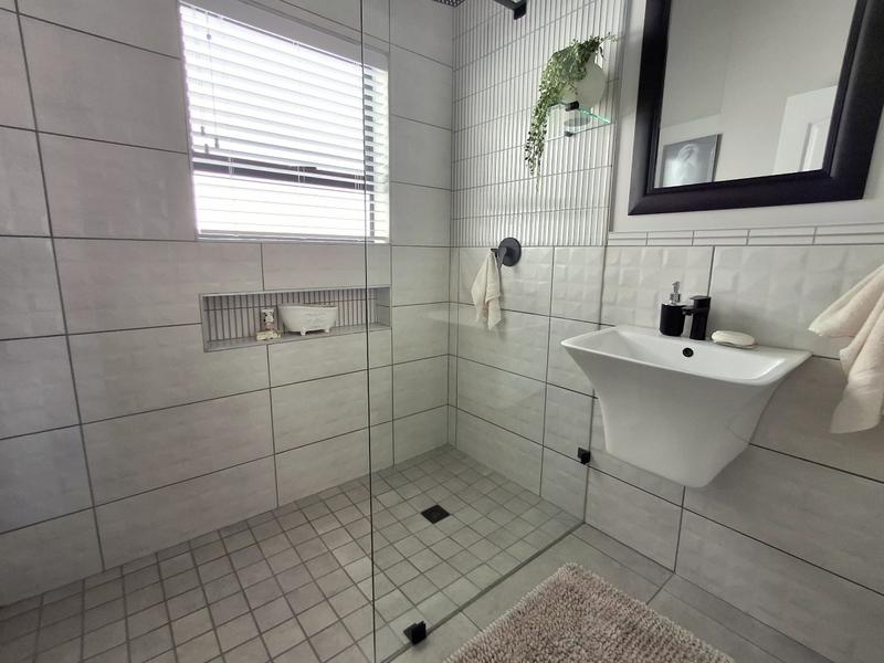 4 Bedroom Property for Sale in Da Gama Bay Western Cape